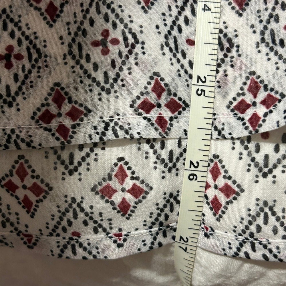 Maurices Women's Geometric Print Tunic Top Roll Tab Sleeves White Red Size L - Picture 7 of 7